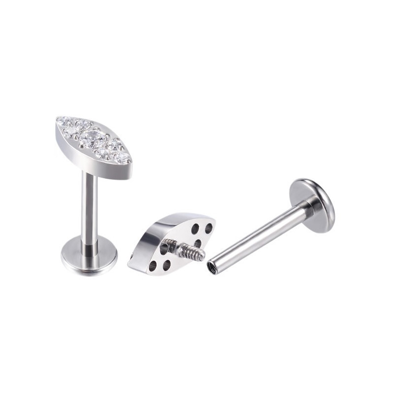 Piercing Labret Ovale avec strass en Titane Piercing Labret Ovale avec strass en Titane